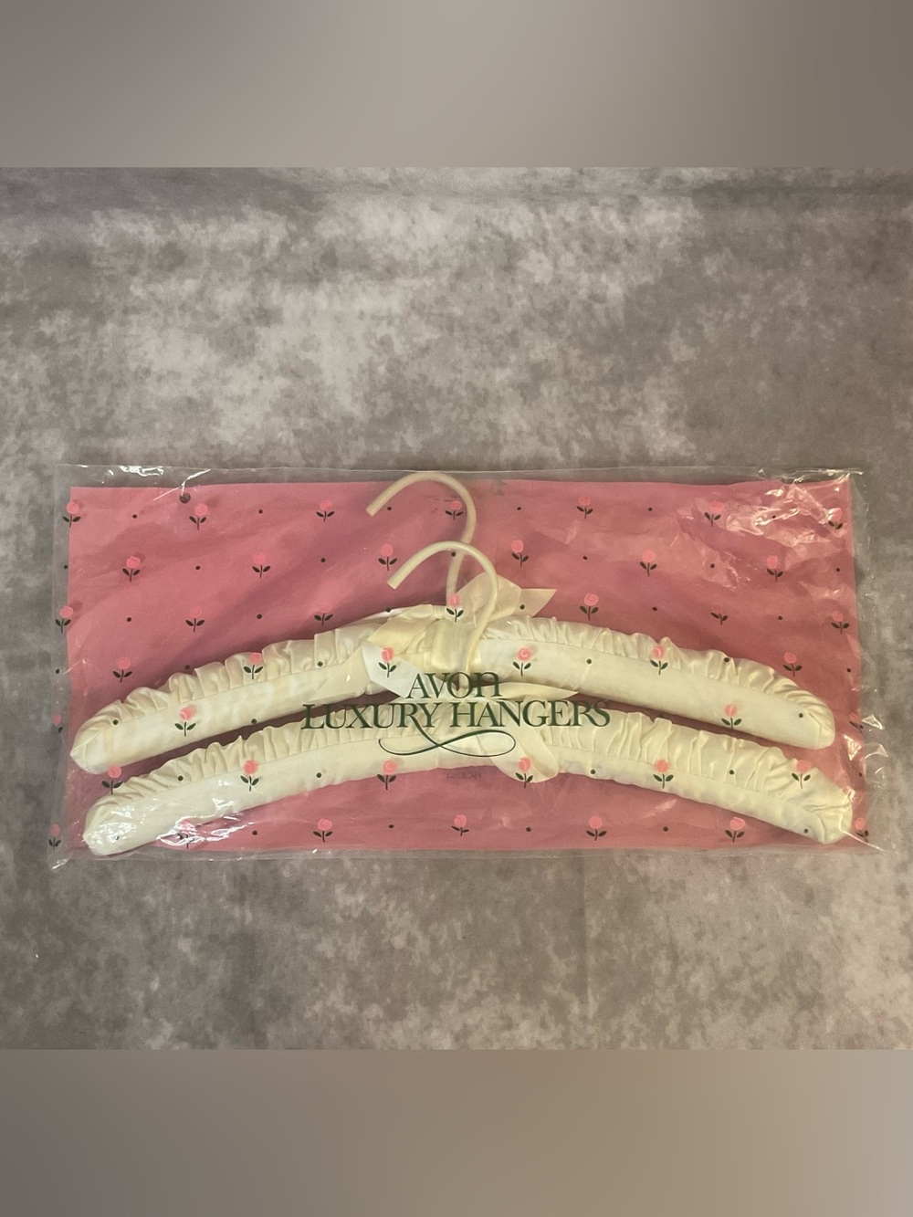 1986 AVON LUXURY IVORY SATIN COVERED PADDED LINGERIE HANGERS SEALED PACK OF 2